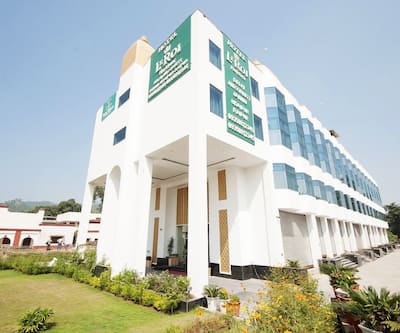 https://imgcld.yatra.com/ytimages/image/upload/t_hotel_yatra_city_desktop/v1445059639/Domestic Hotels/Hotels_Haridwar/Hotel Le roi/Overview.jpg